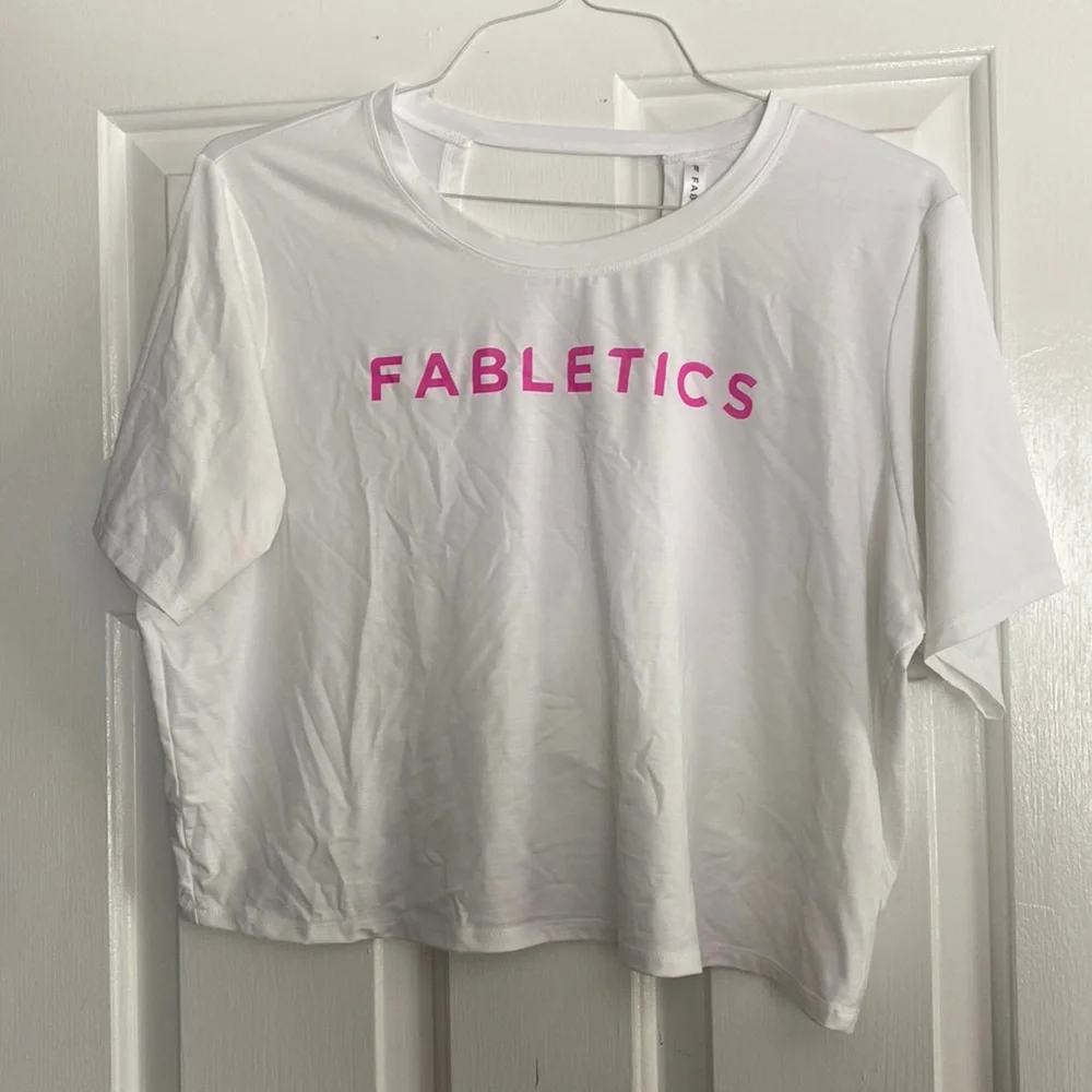 Fabletics cropped tee - Picture 1 of 2